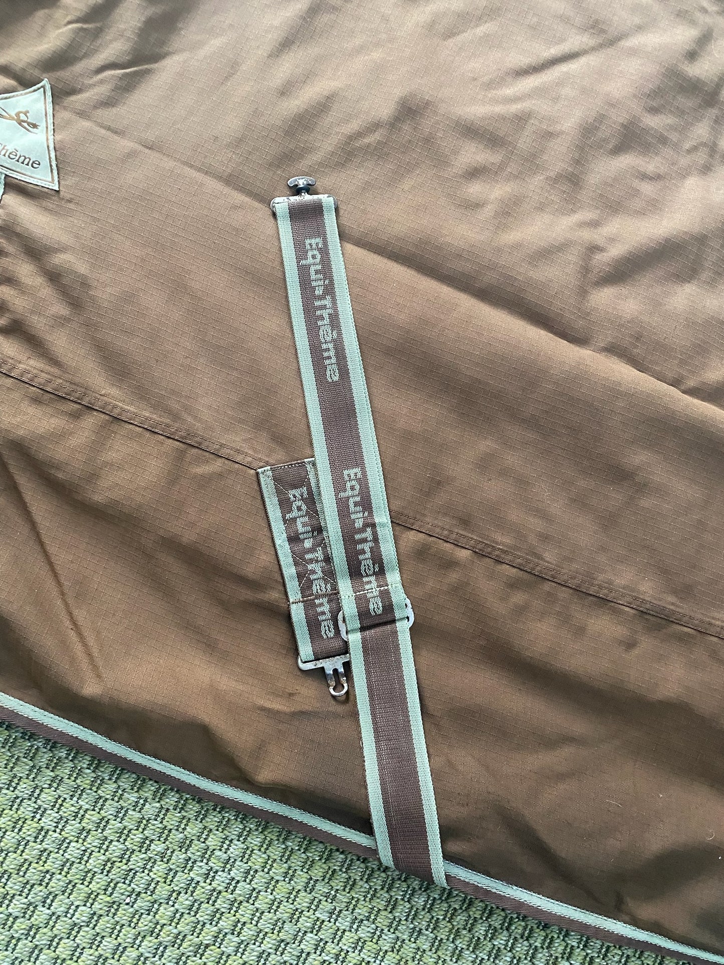 Couverture imperméable Equithème marron – Bon état - 140