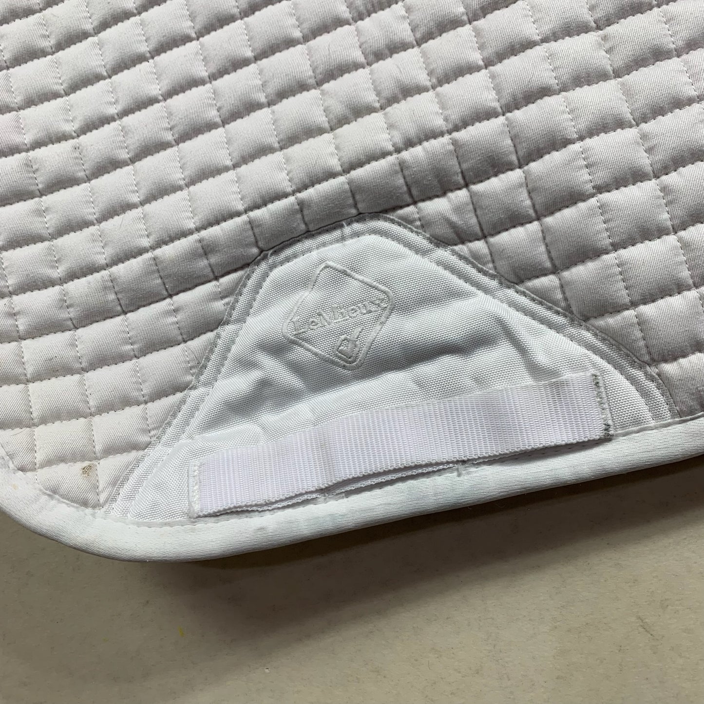 Tapis de selle Prosorb Hunter en laine mérinos+ blanc/blanc Tapis de selle Tapis de selle Prosorb Hunter en laine mérinos+ blanc/blanc Tapis de selle