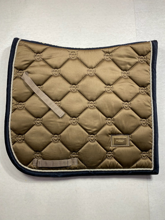 Tapis Equestrian Stockholm – Golden Bass - Dressage