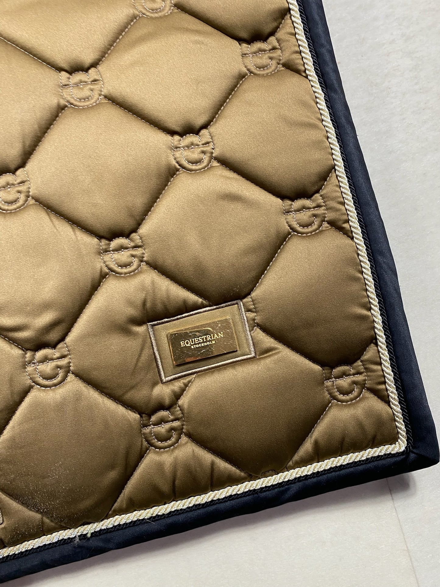 Tapis Equestrian Stockholm – Golden Bass - Dressage