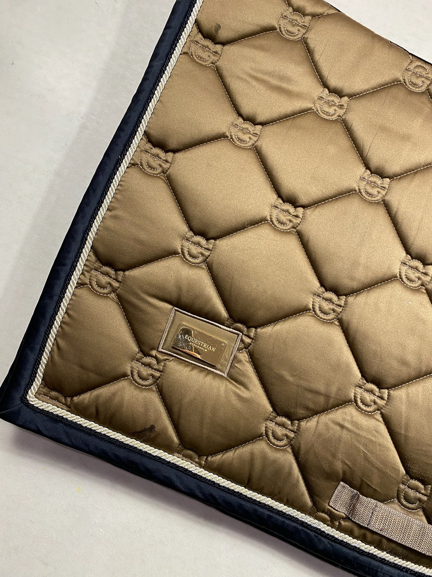 Tapis Equestrian Stockholm – Golden Bass - Dressage