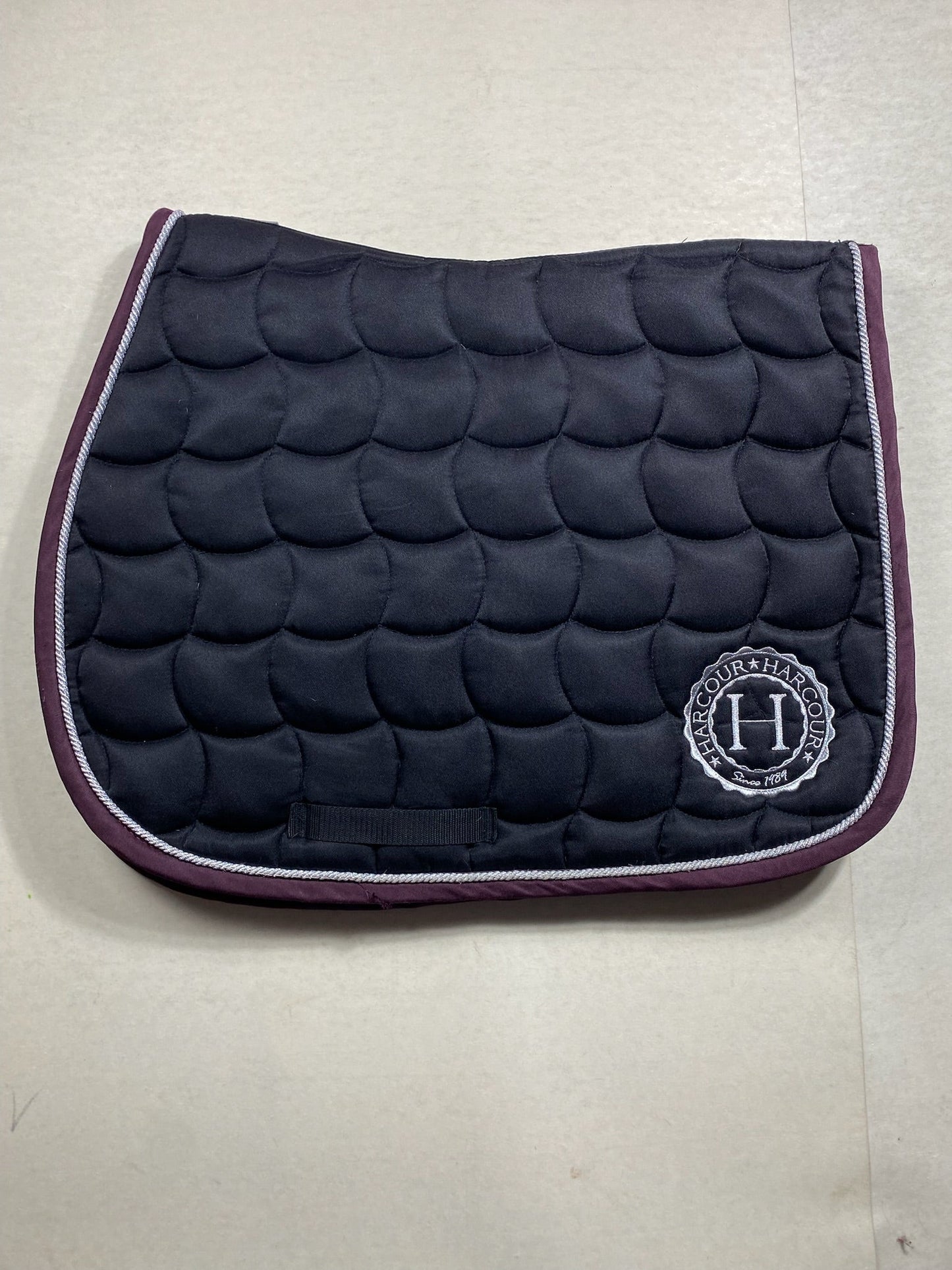 Tapis Harcour Soly – Noir / Bordeaux – Taille Full