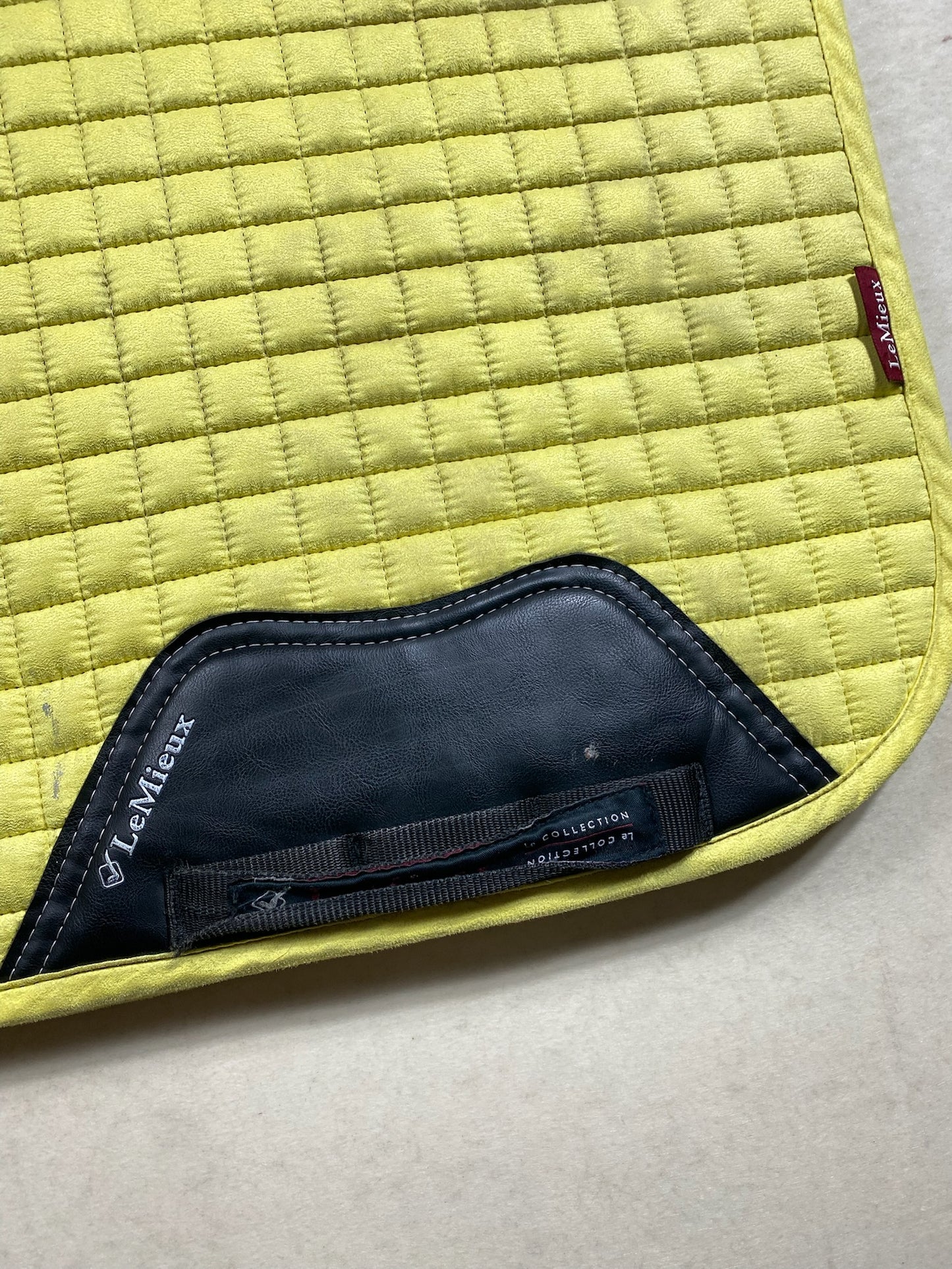 Tapis de dressage Lemieux – Jaune – Taille S/M